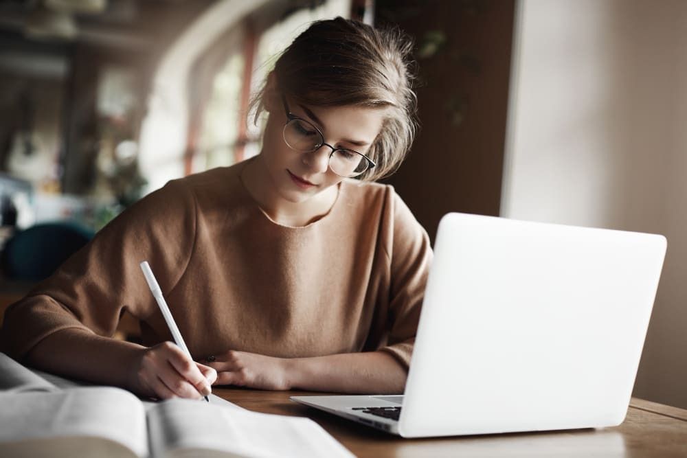 Confira exemplos de redações com nota máxima no Enem