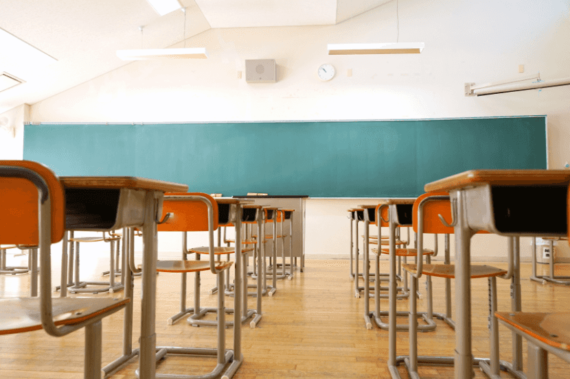  Unicef mostra que 300 mil alunos voltaram à escola em 8 anos 