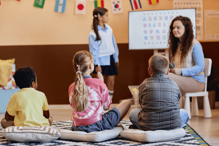  O que é educação bilíngue? Entenda sua importância e benefícios 