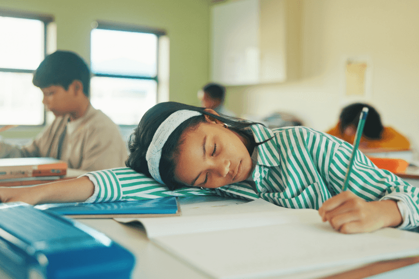  Sono infantil e aprendizagem: como a rotina de descanso afeta a escola 