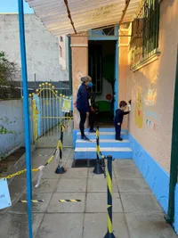 Escola De Educação Infantil Gotinhas De Luz Brilhante - Imagem 1