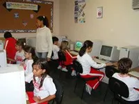 Esc Bretanha Jd Infancia Tio Careca - Imagem 3