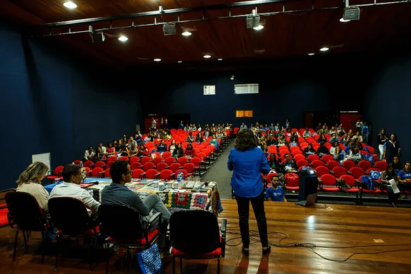 Vídeo e Imagens da IES