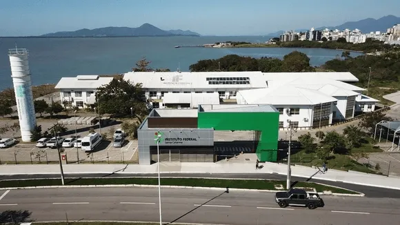 Vídeo e Imagens da IES