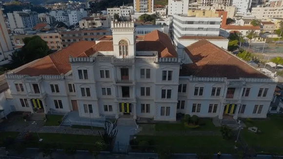 Vídeo e Imagens da IES