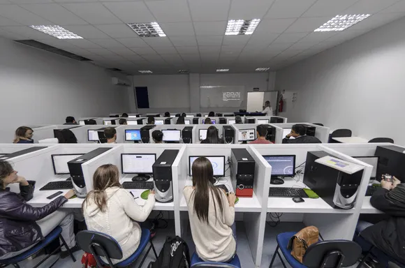 Vídeo e Imagens da IES
