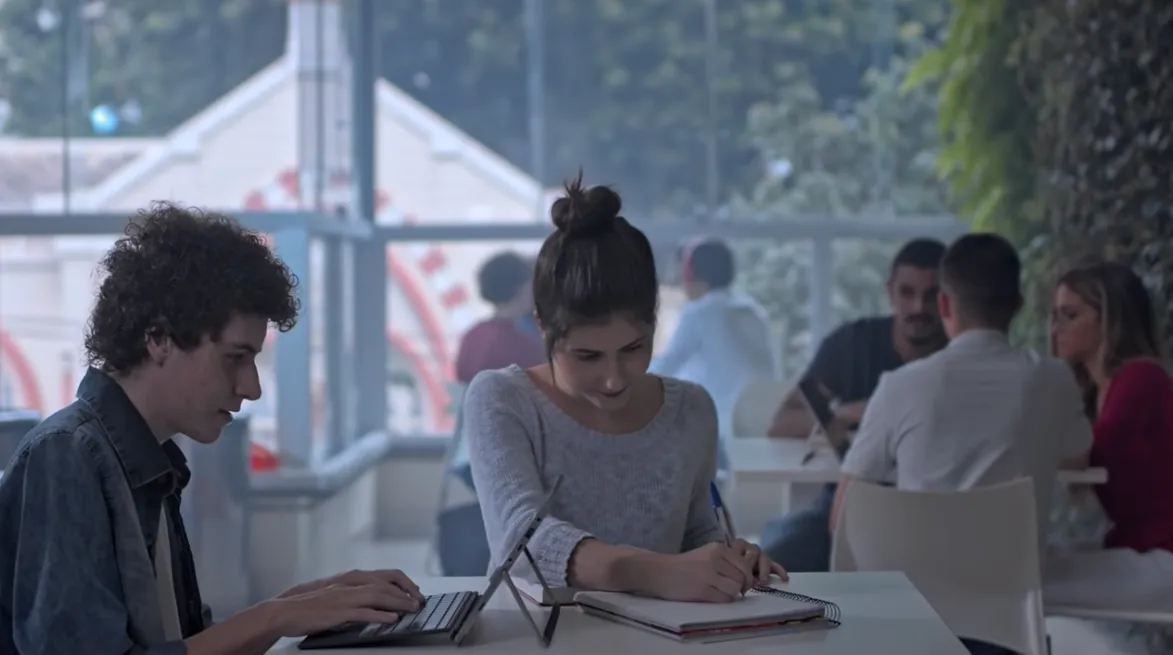 Vídeo e Imagens da IES