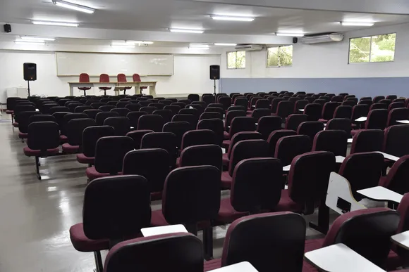 Vídeo e Imagens da IES