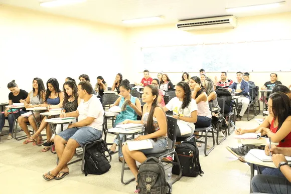 Vídeo e Imagens da IES