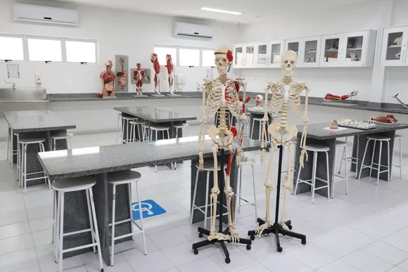 Vídeo e Imagens da IES
