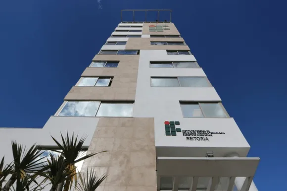 Vídeo e Imagens da IES