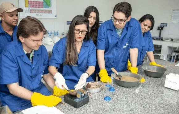 Vídeo e Imagens da IES