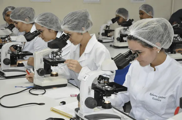 Vídeo e Imagens da IES