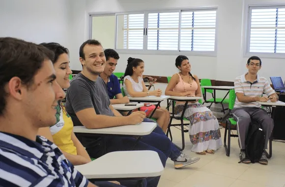 Vídeo e Imagens da IES