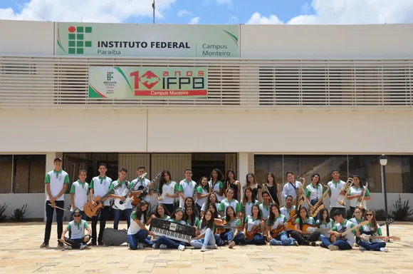 Vídeo e Imagens da IES