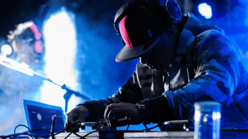 DJ