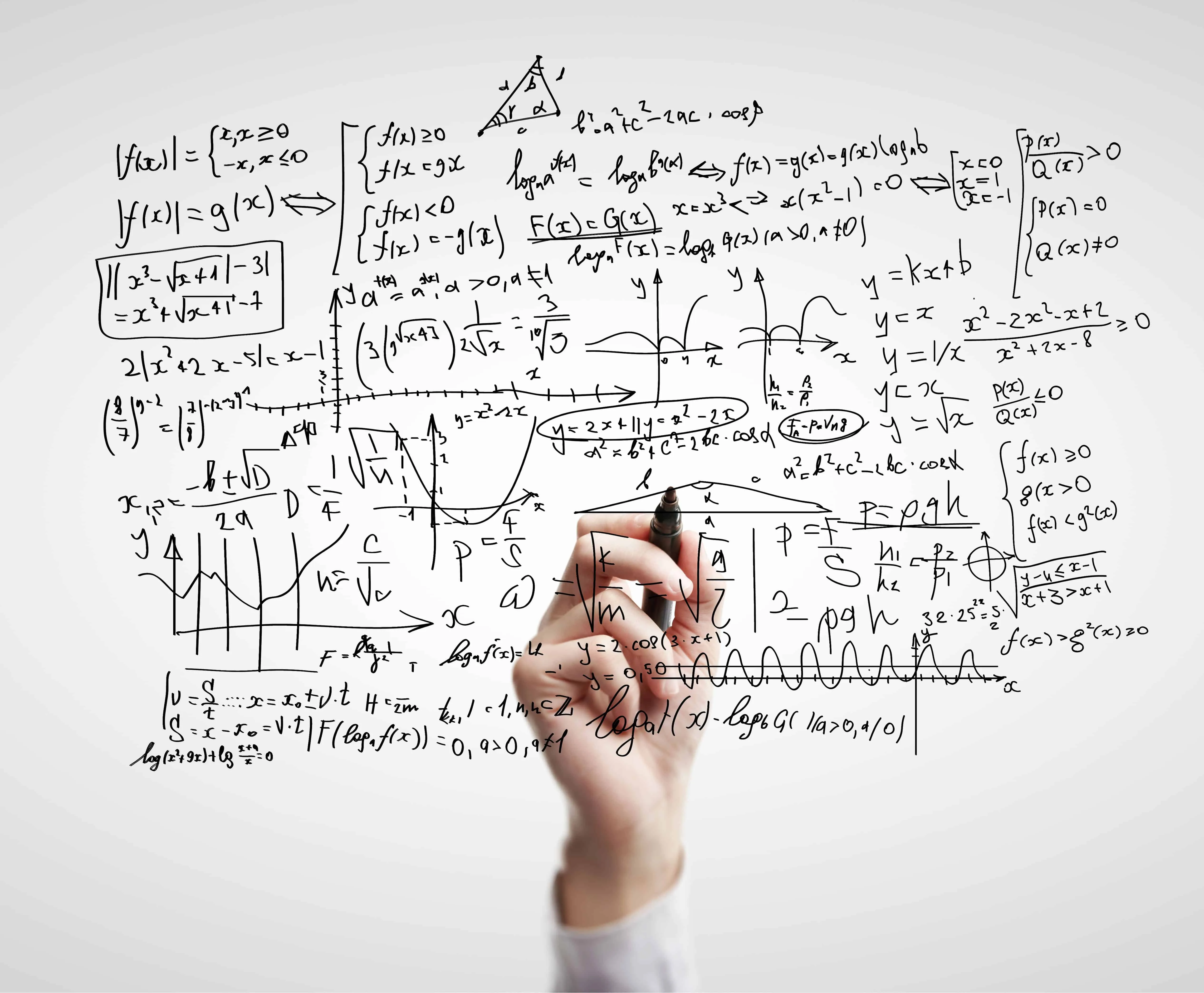 pessoa fazendo cálculos matemáticos